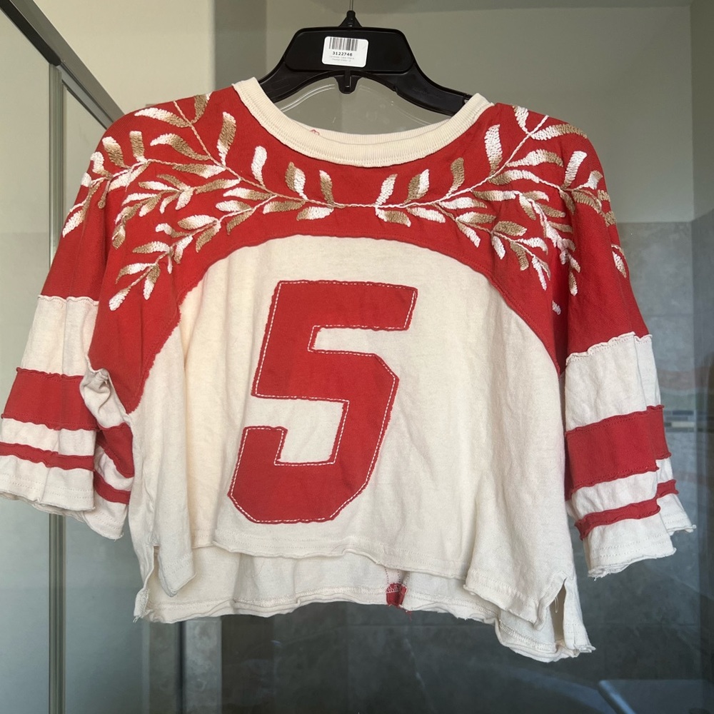 Free People We the Free cream and rust cropped jersey tee